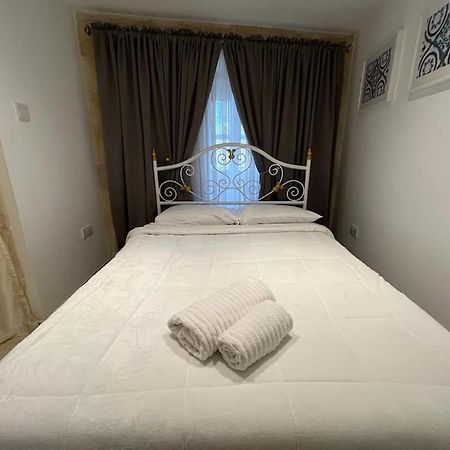Charming 200 Year Old Cottage With Yard Żabbar Exteriér fotografie
